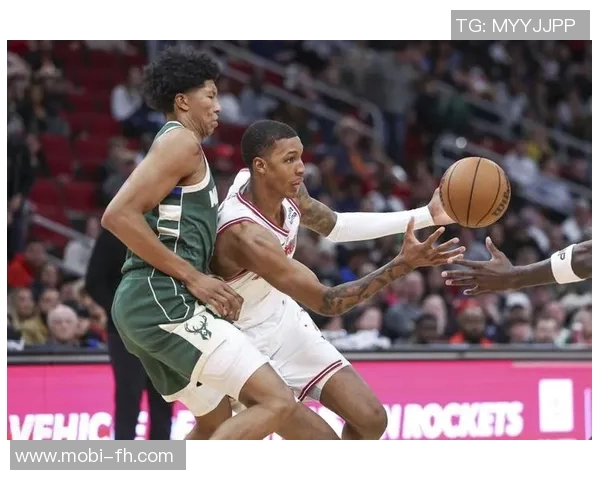 米德尔顿谈字母在篮下表现期待制造进攻犯规的精彩瞬间