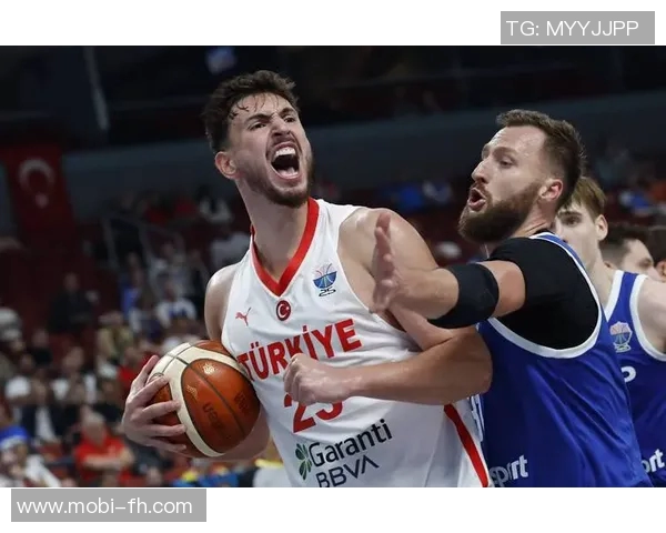 申京赛后与约基奇亲密互动展现友谊与尊重的瞬间